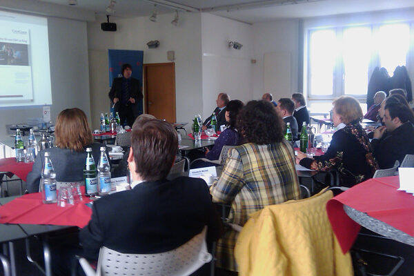 Ingo Vögele referiert über Kundengewinnung und Kundenbindung im Rahmen der Stuttgarter Montagsimpulse Bild 15