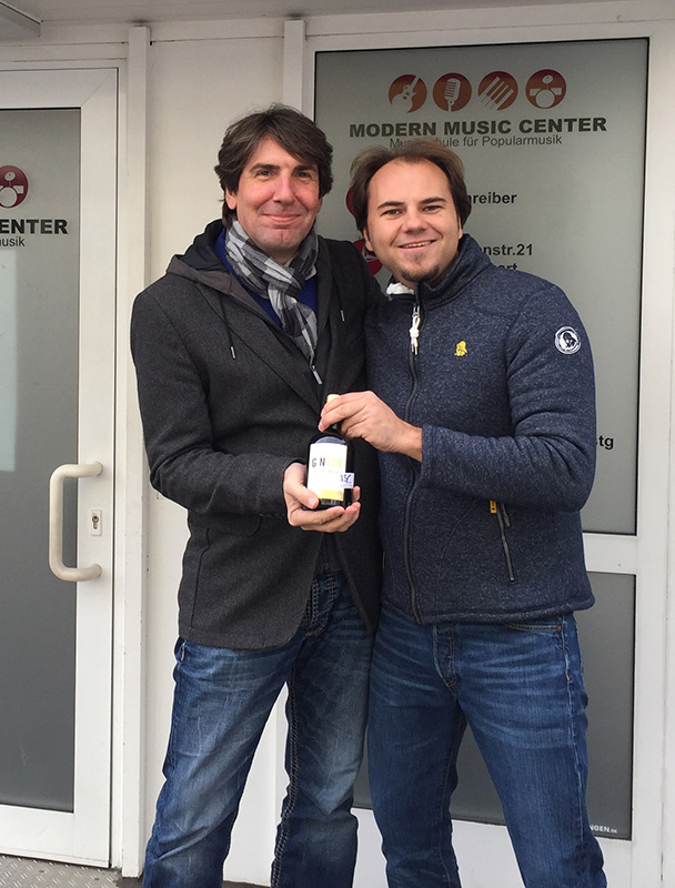15 Jahre modus_vm Gewinn Übergabe an Nico Schreiber
